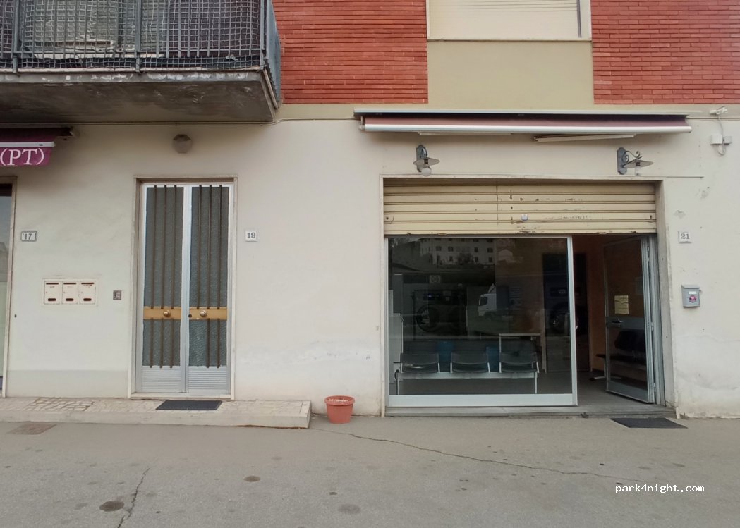 (50054) Fucecchio - 17 Viale Bonaparte — foto 2
