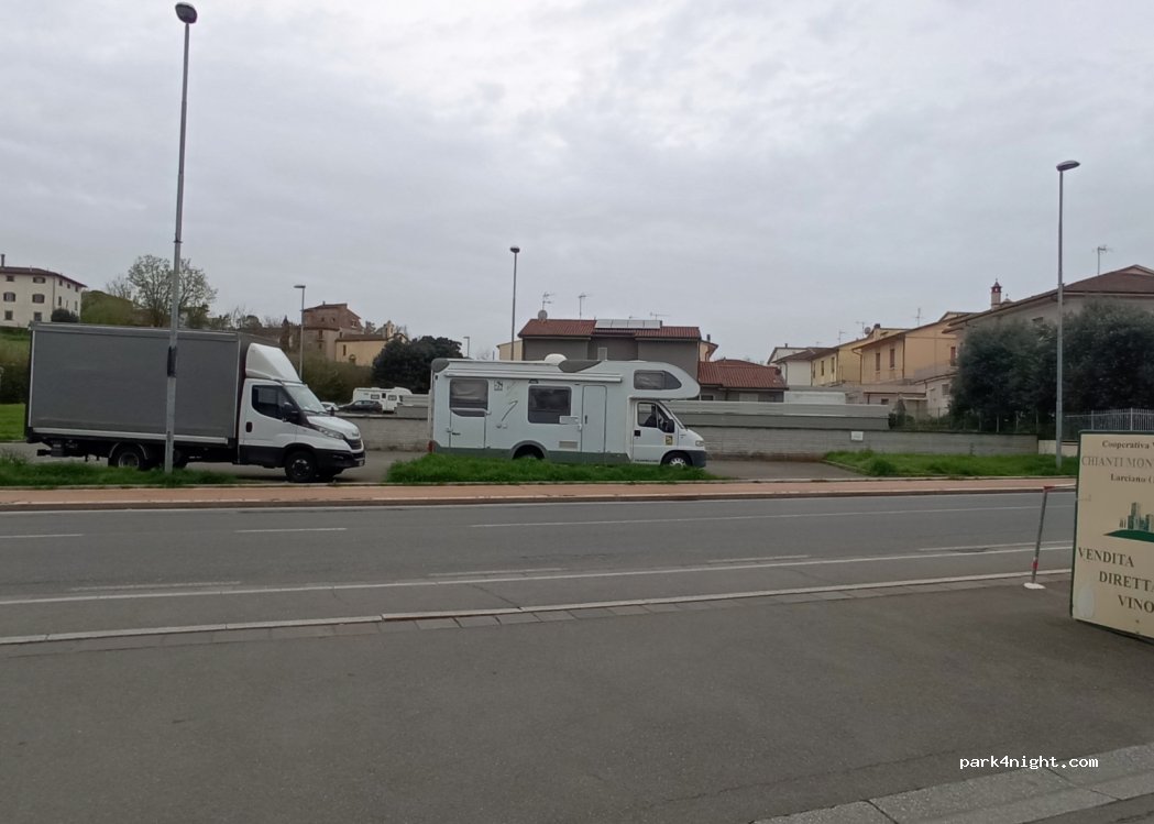 (50054) Fucecchio - 17 Viale Bonaparte — foto 3