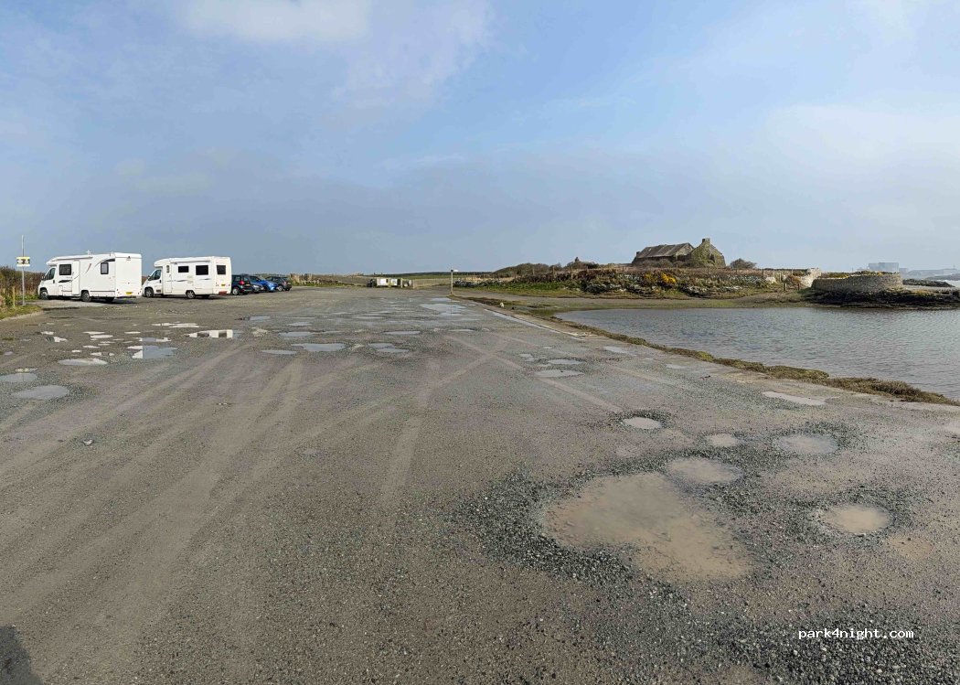 (LL67 0DY) Cemaes Bay - Unnamed Road — foto 4