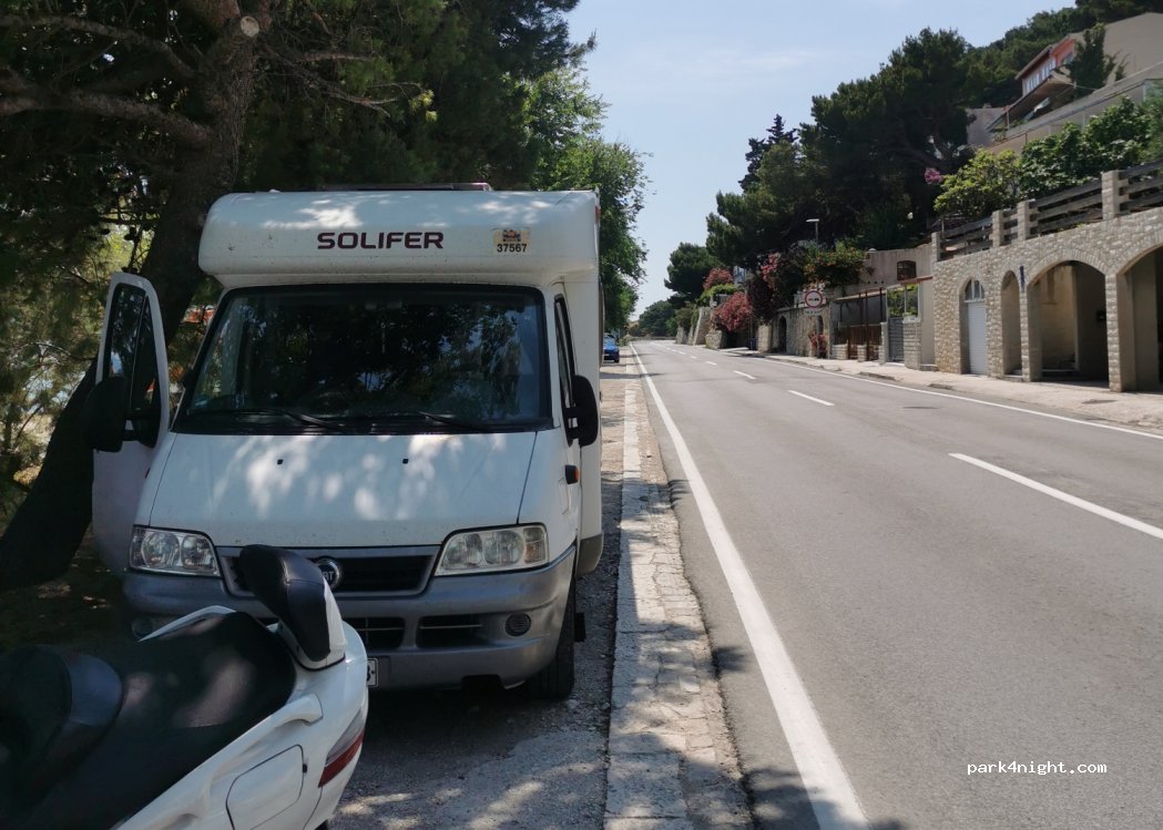 (21315) Duće - 19 Poljička Cesta — foto