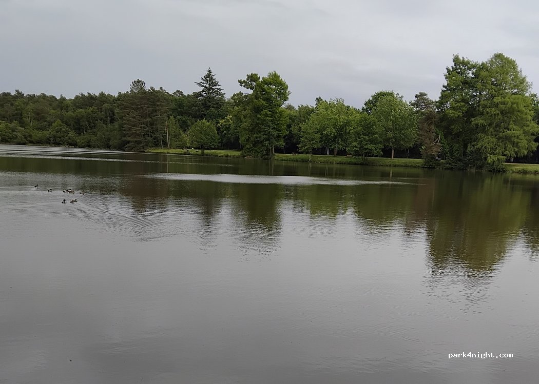 Aire de camping-car de Neuvy-sur-Barangeon — foto 5