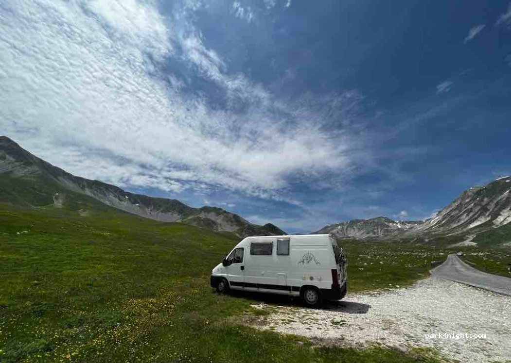(67100) Abruzzo - Unnamed Road — foto