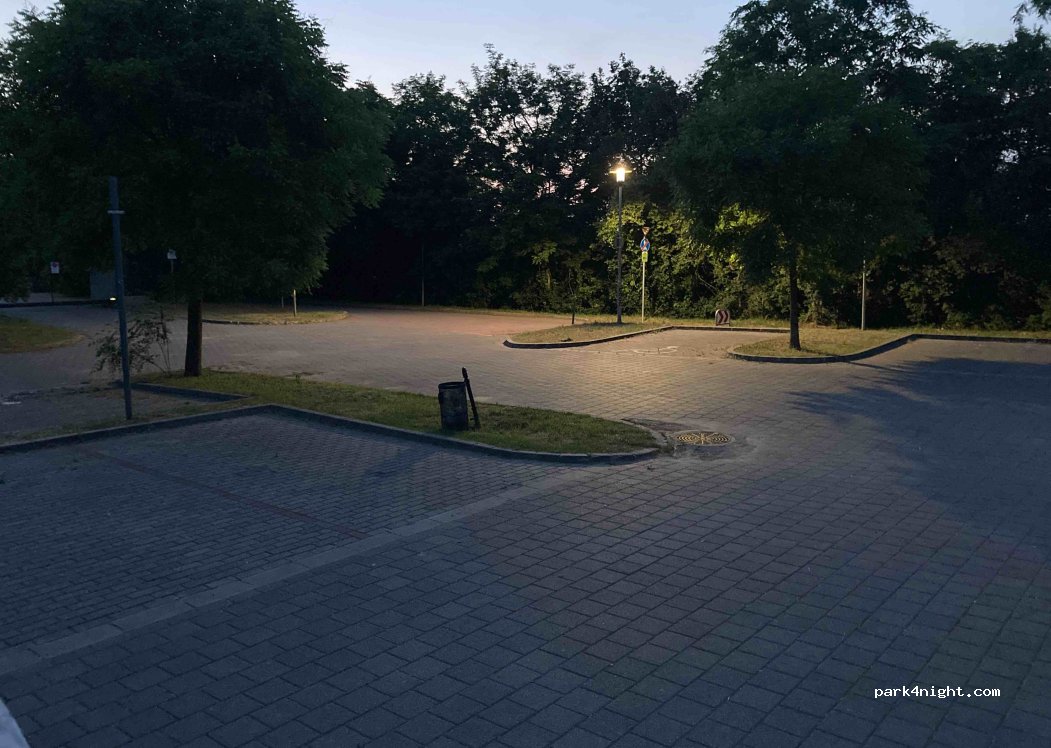 (2051) Biatorbágy - 135 Szabadság út — foto