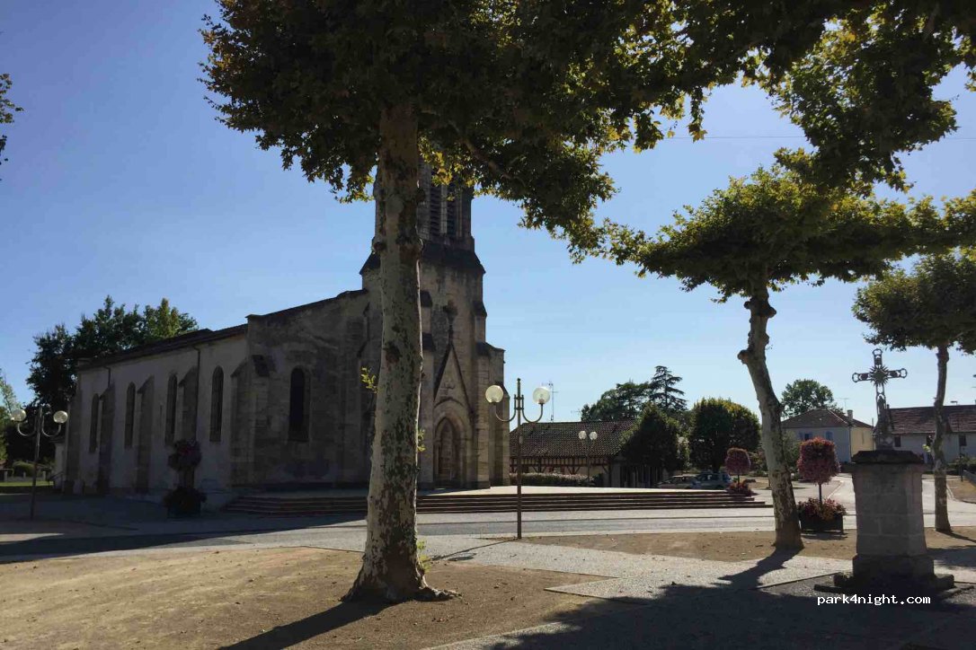 (40110) Morcenx-la-Nouvelle - 10 Place du Bourg — foto 2
