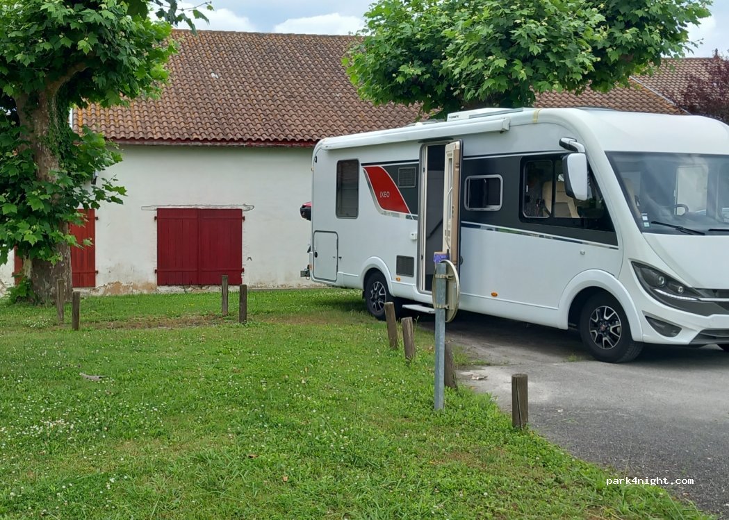 (40300) Saint-Lon-les-Mines - 92 Route de Belus — foto 2