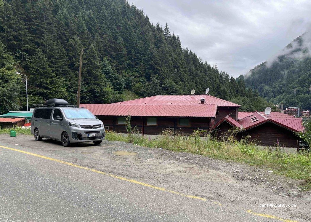 (61940) Çaykara - Unnamed Road — foto 2