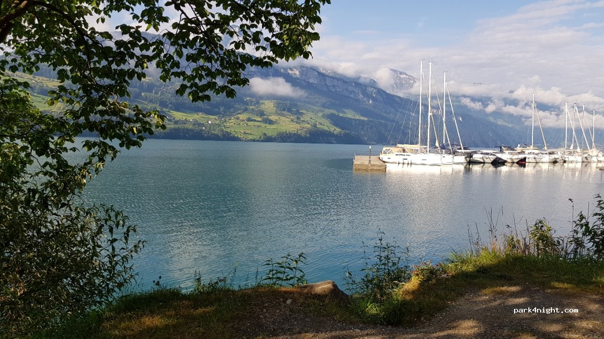 (6440) Brunnen SZ - 89 Gersauerstrasse — foto