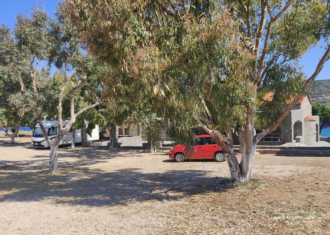(821 02) Chios - unnamed road — foto 2