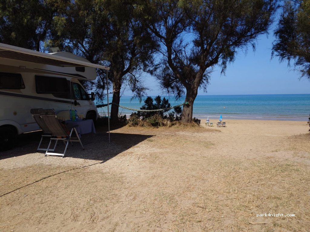 Lido Azzurro Sosta Camper — foto