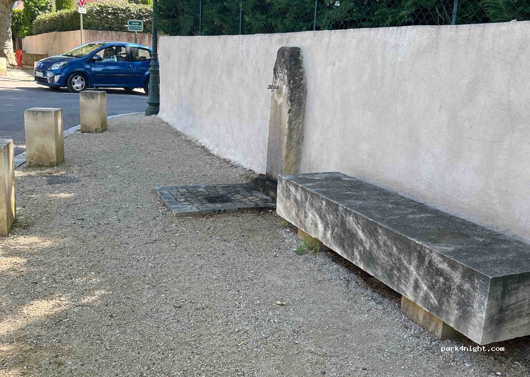 (13520) Paradou - 38 Chemin de Saint-Eloi — foto