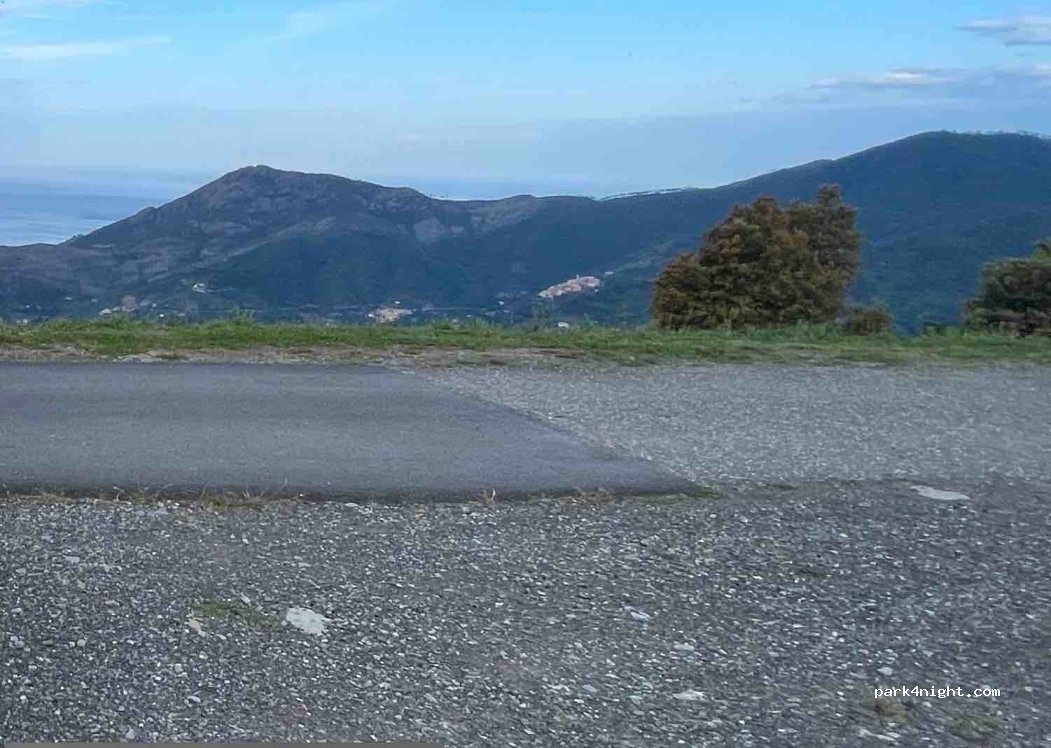 (19015) Levanto - Unnamed Road — foto