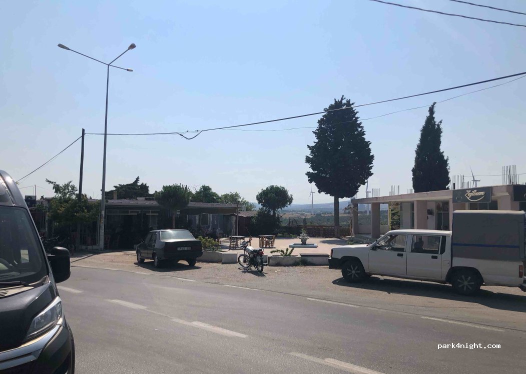 (17610) Üvecik - Unnamed Road — foto 2