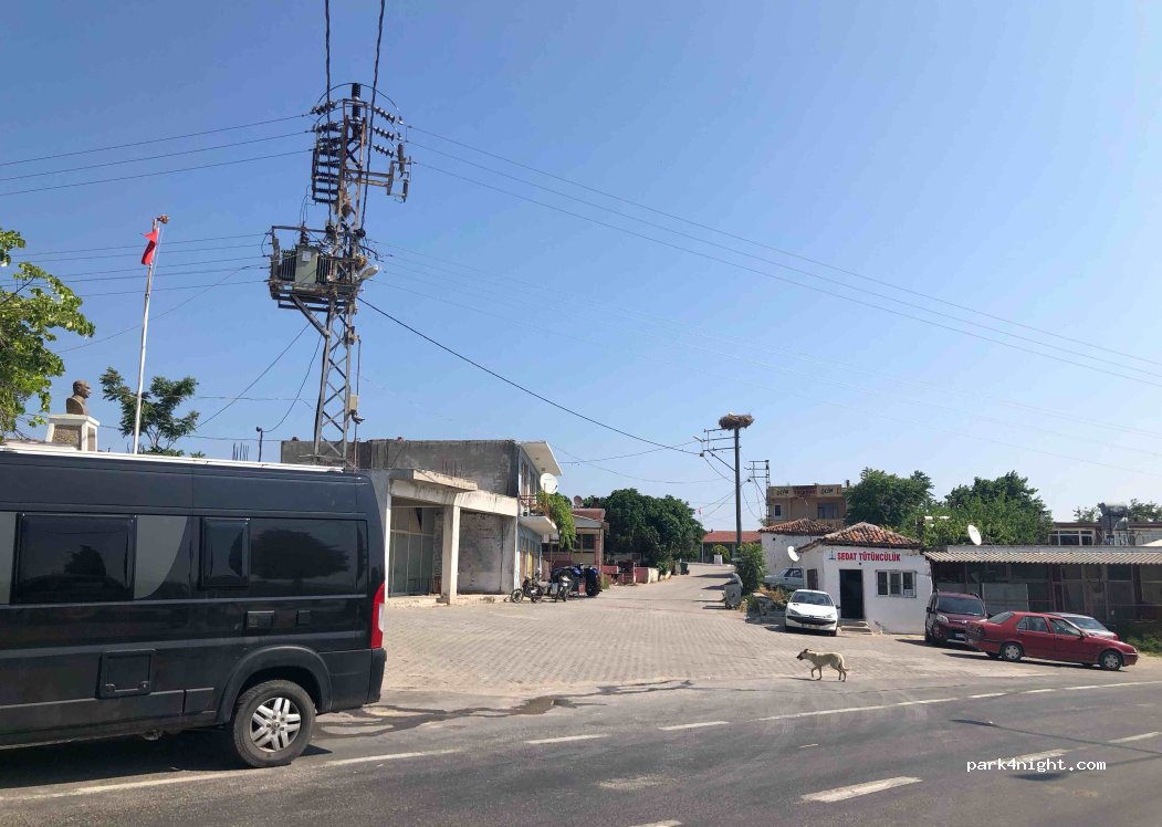 (17610) Üvecik - Unnamed Road — foto 3