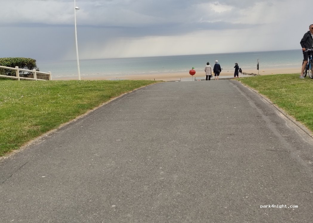 (14390) Cabourg - 37 Boulevard des Diablotins — foto