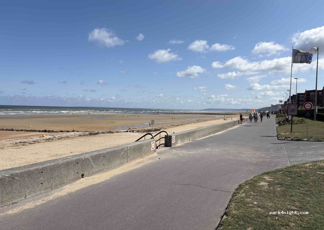 (14390) Cabourg - 37 Boulevard des Diablotins — foto 4