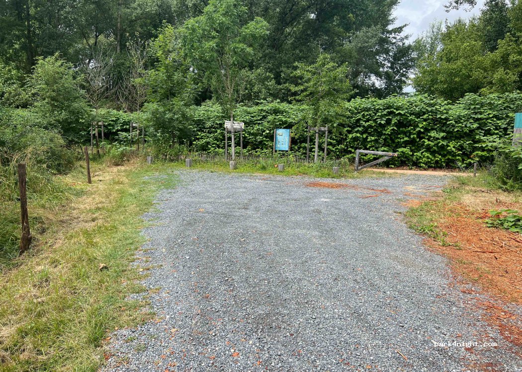 (03260) Saint-Germain-des-Fossés - unnamed road — foto
