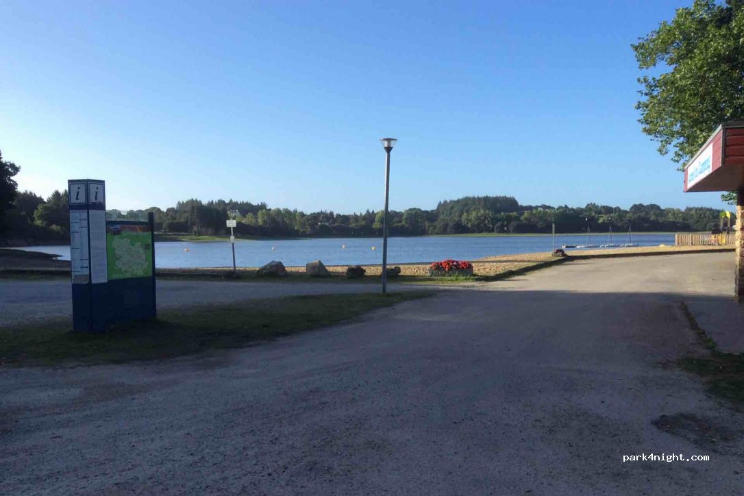 Camping Municipal de Glomel — foto