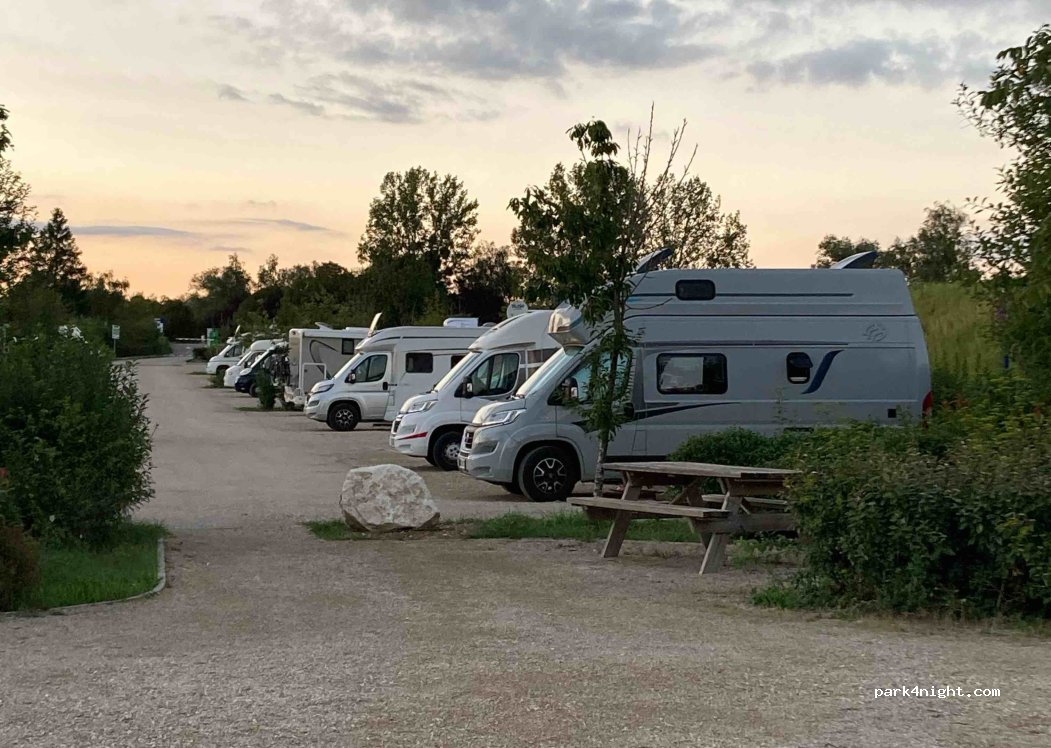 (51290) Giffaumont-Champaubert - 51290 Le Champ Branlant — foto