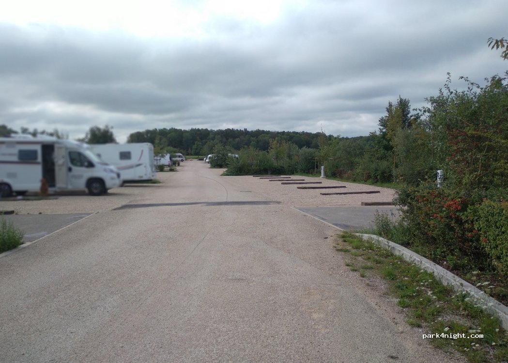 (51290) Giffaumont-Champaubert - 51290 Le Champ Branlant — foto 2