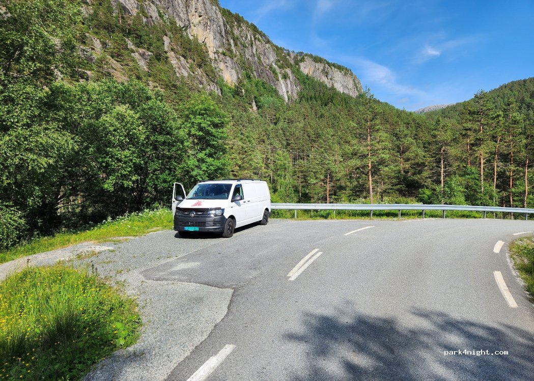 () Tøtlandsvik - Fv647 — foto