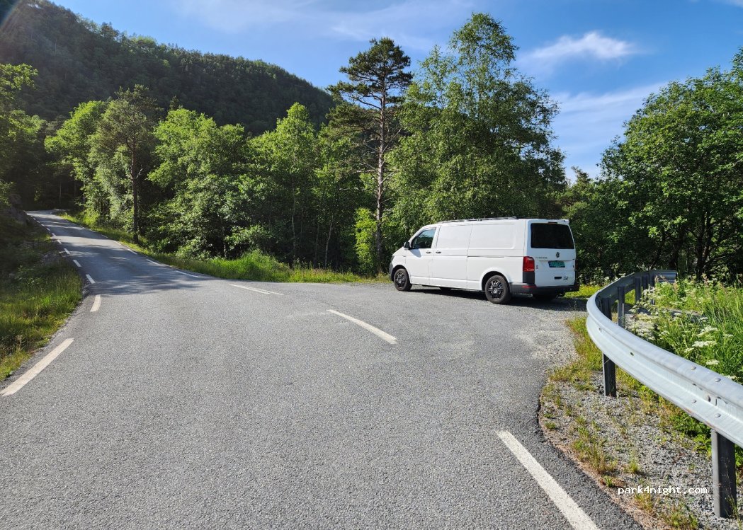 () Tøtlandsvik - Fv647 — foto 2