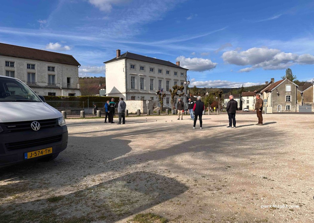 (10250) Mussy-sur-Seine - 1-3 Rue de l'Hôtel de ville — foto 3