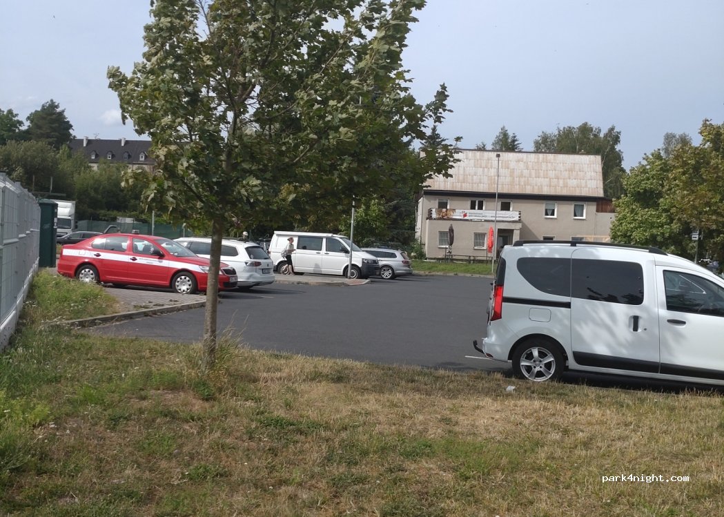 (360 05) Karlovy Vary - 90 Třeboňská — foto 2