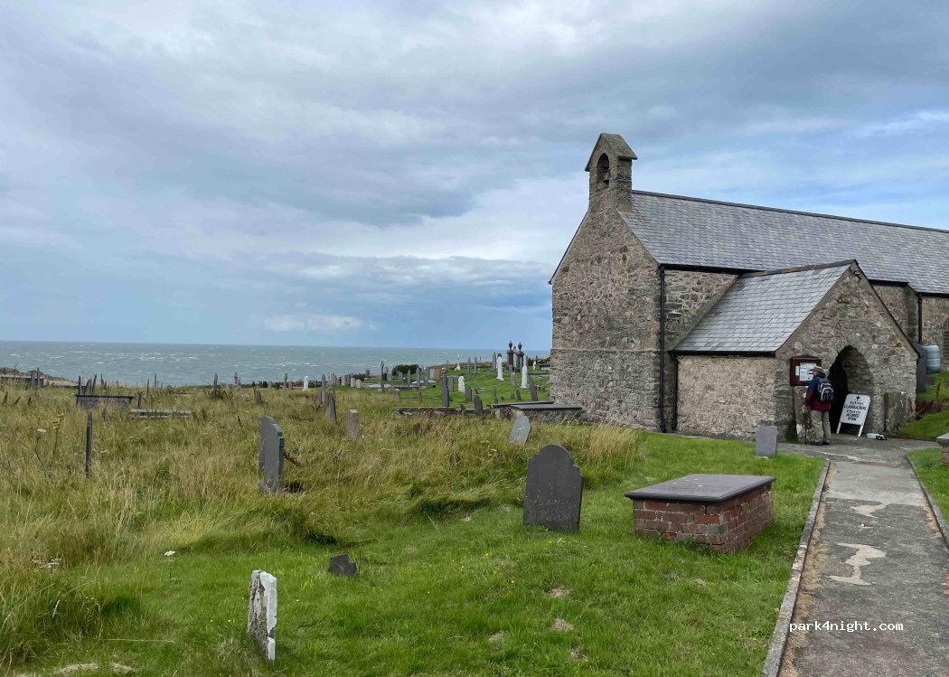 (LL67 0LN) Cemaes Bay - Unnamed Road — foto 4