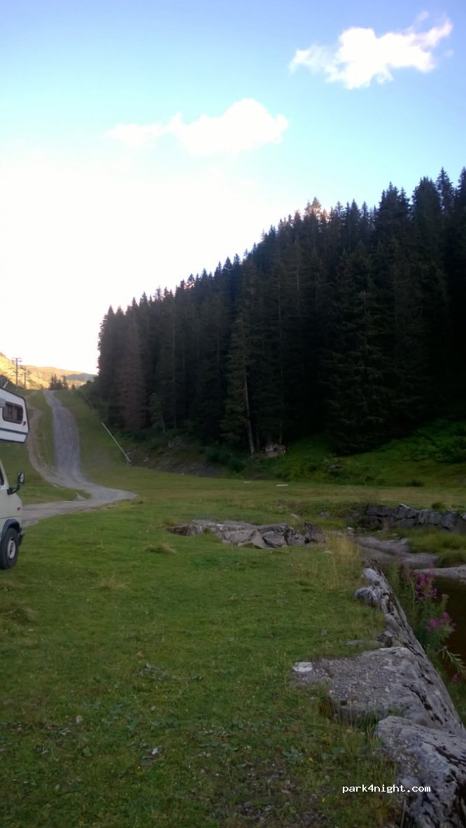 (74110) Montriond - Route de la Joux Verte — foto