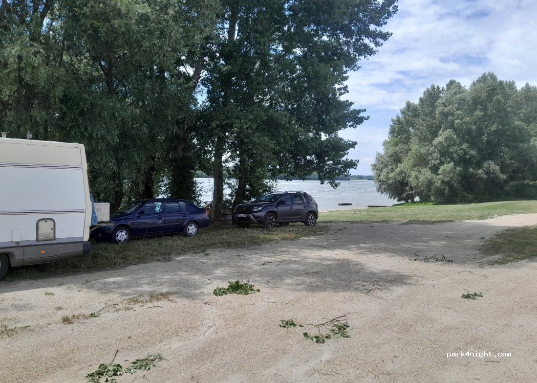 (6332) Uszód - 6 Béke utca — foto