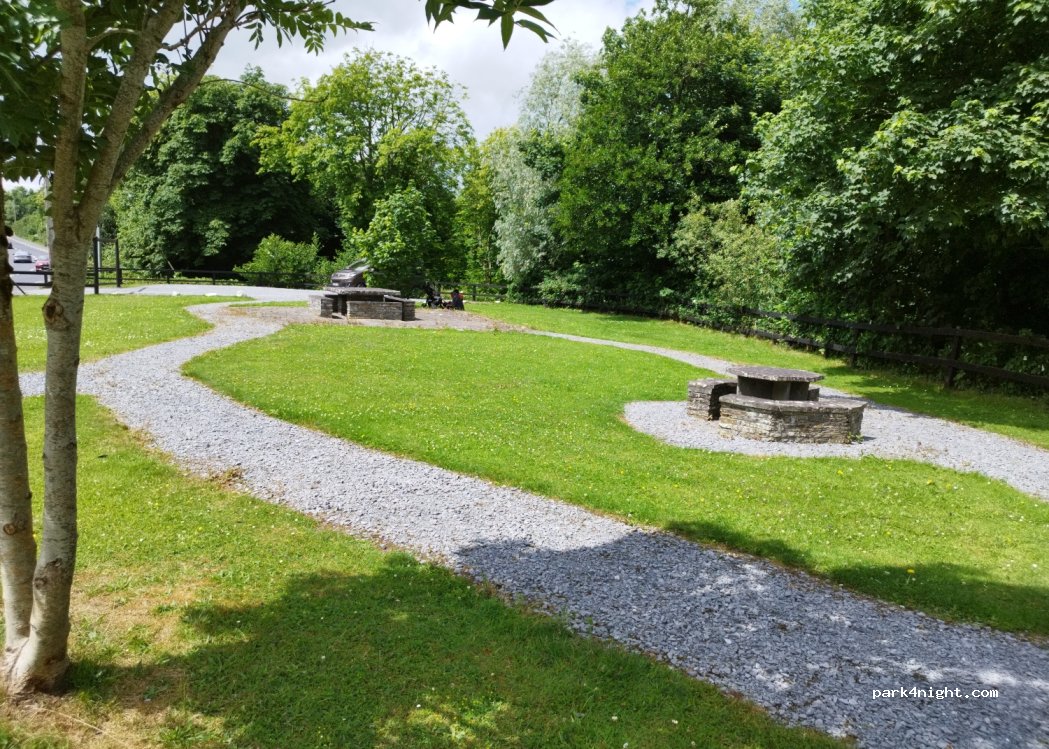(V95 T685) Ennistymon - 13 Woodview Park — foto