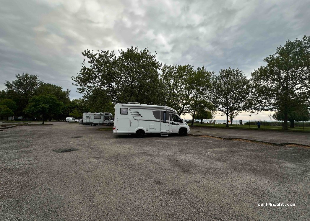 (8220) Balatonalmádi - 18 Véghely Dezső utca — foto 3