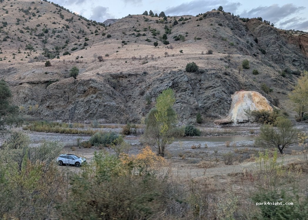 ()  - Unnamed Road — foto 2