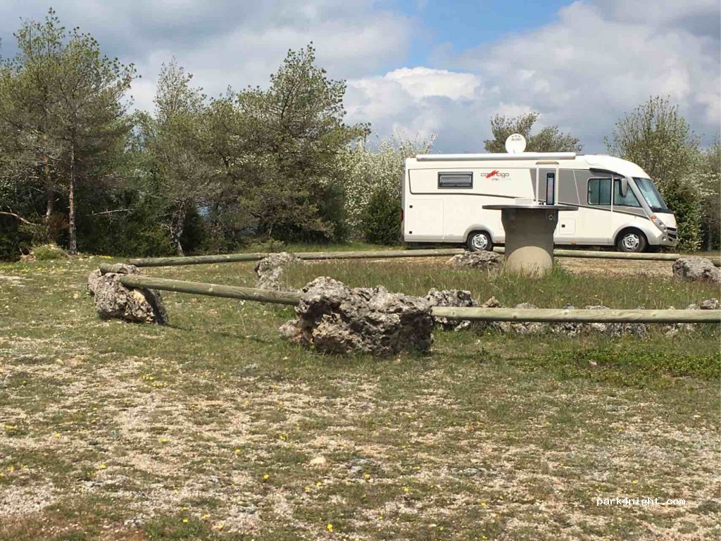(12100) La Roque-Sainte-Marguerite - Montpellier le Vieux — foto