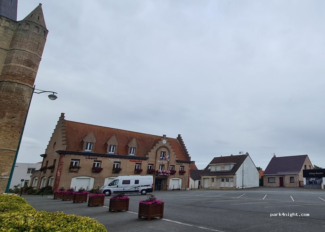 (62215) Oye-Plage - 1 Place Michel Louf — foto 3