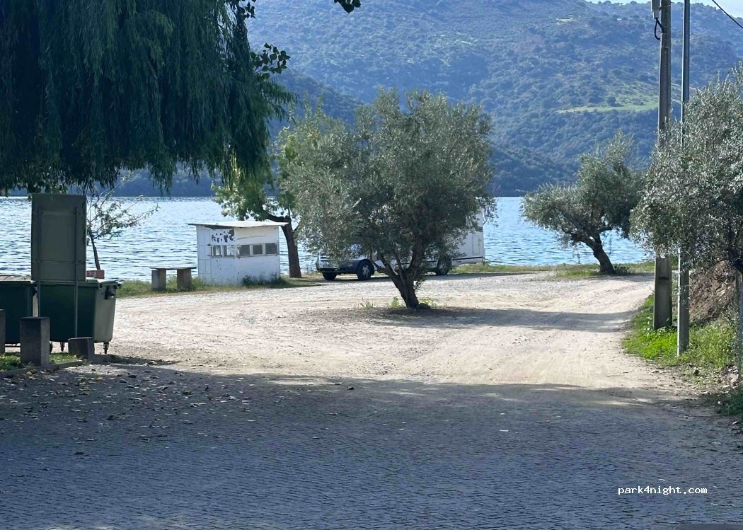 (5180-133) Freixo de Espada à Cinta - Unnamed Road — foto 3