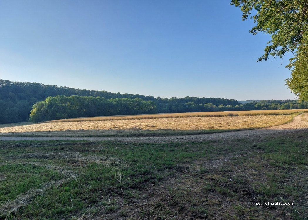 (52000) Brethenay - Unnamed Road — foto