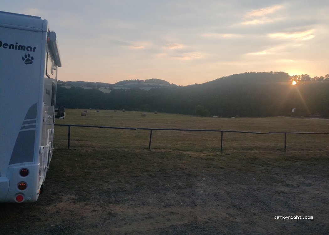 (262 63) Kamýk nad Vltavou - Unnamed Road — foto