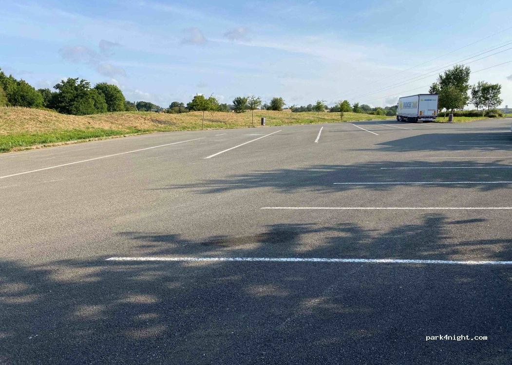 (53970) Montigné-le-Brillant - D771 — foto