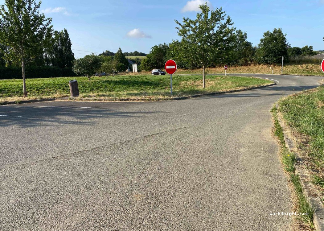 (53970) Montigné-le-Brillant - D771 — foto 3