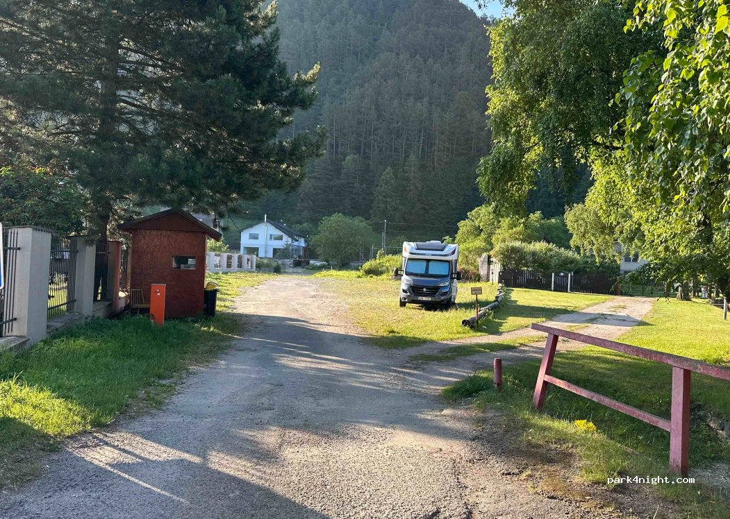 (038 15) Blatnica - Unnamed Road — foto