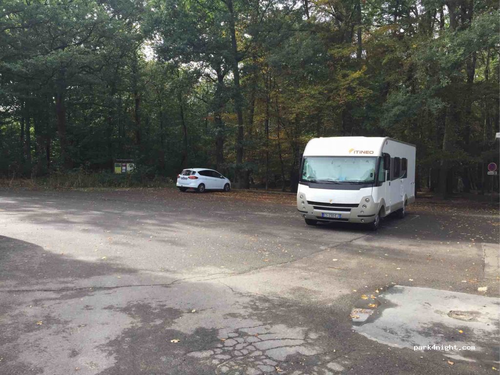 (78160) Marly-le-Roi - Route du Cimetière — foto 2