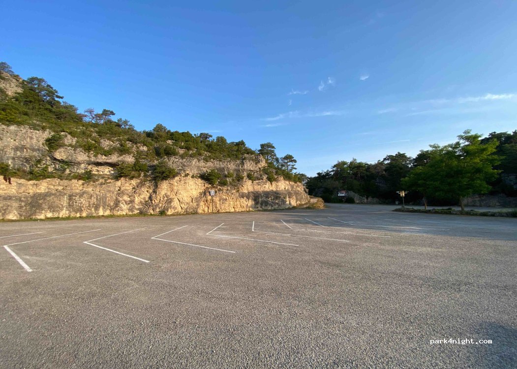 (12100) La Roque-Sainte-Marguerite - Unnamed Road — foto 3