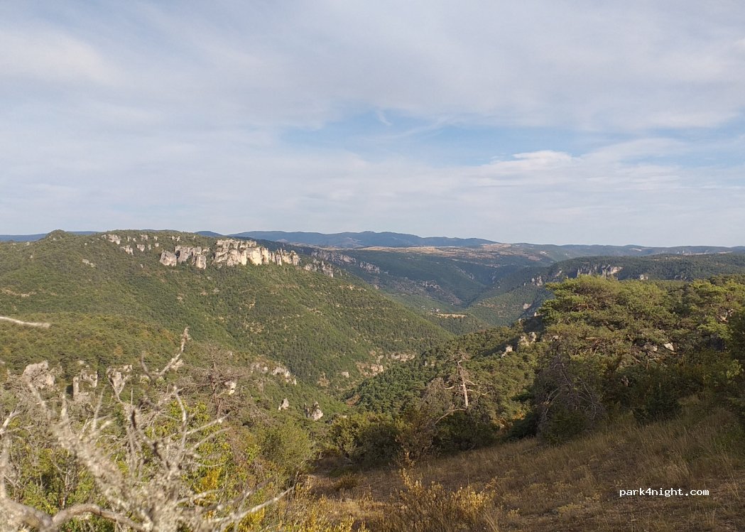 (12100) La Roque-Sainte-Marguerite - Unnamed Road — foto 4