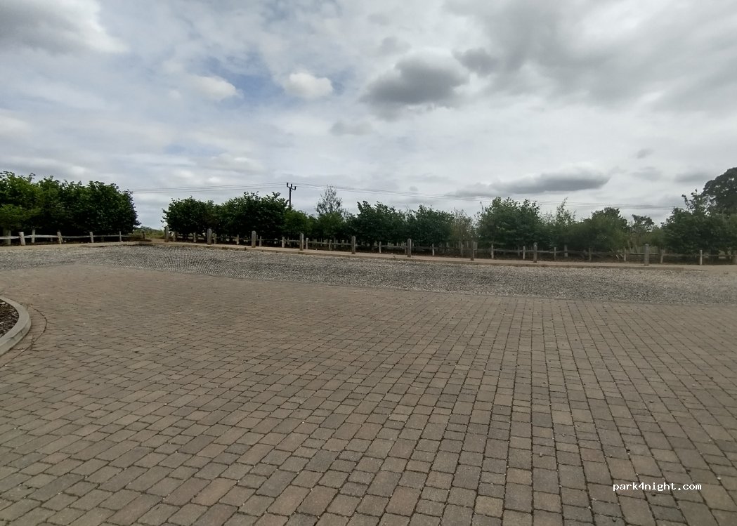 (CM23 1FH) Bishop's Stortford - 12 Kiffin Road — foto