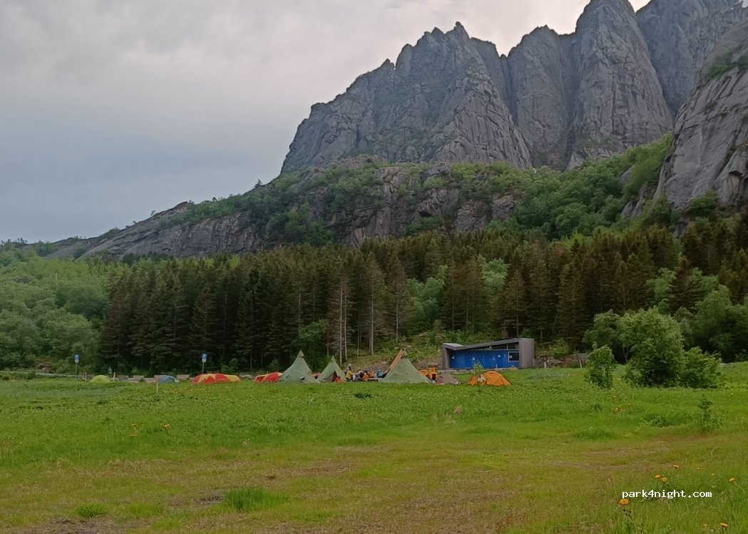 (8310) Kabelvåg - 20 Kalleveien — foto