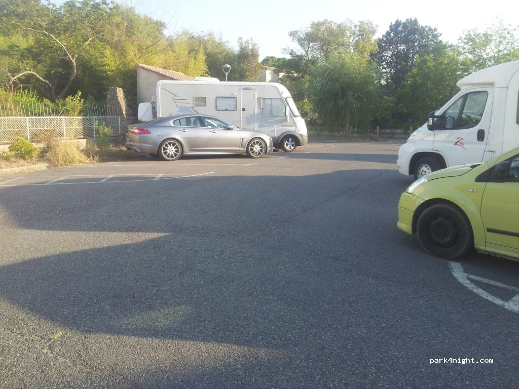 (84800) L'Isle-sur-la-Sorgue - 10 Avenue des Joûtes — foto
