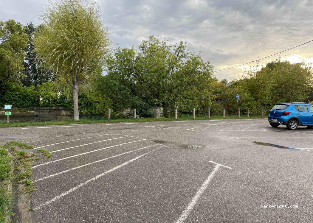 (84800) L'Isle-sur-la-Sorgue - 10 Avenue des Joûtes — foto 3