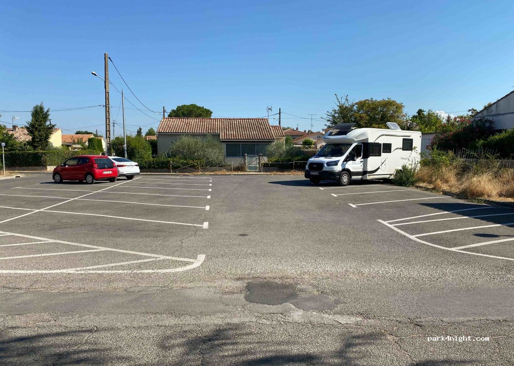 (84800) L'Isle-sur-la-Sorgue - 10 Avenue des Joûtes — foto 4