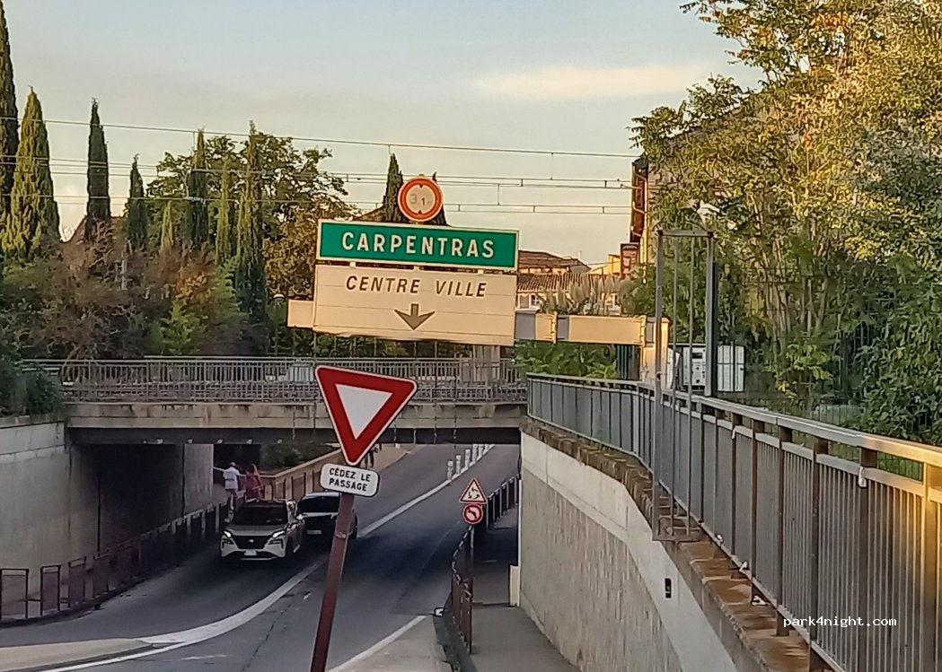 (84800) L'Isle-sur-la-Sorgue - 10 Avenue des Joûtes — foto 5